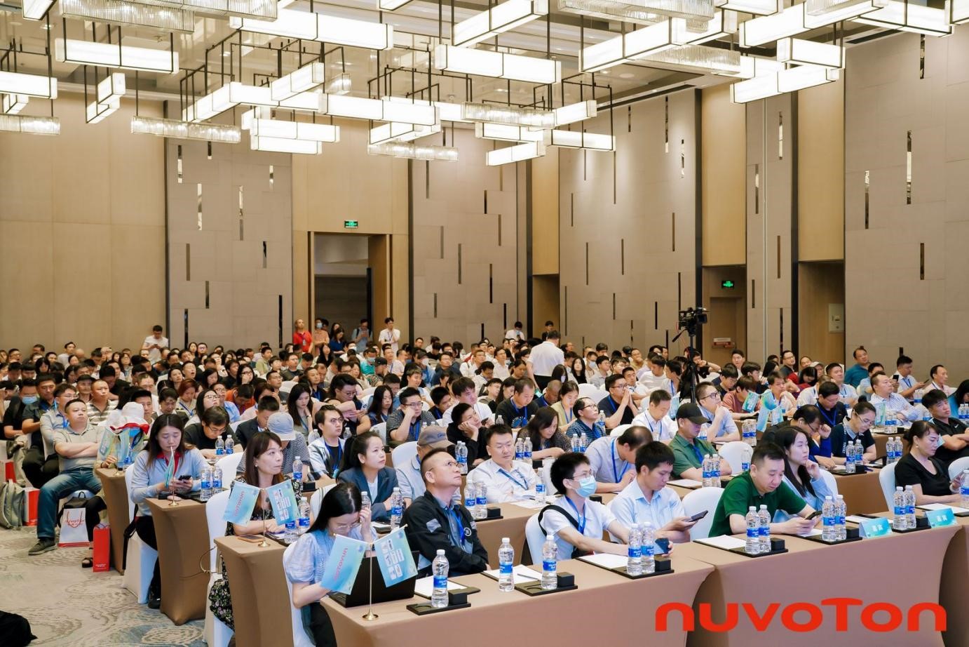 共塑智能未来:科技2024创新峰会点亮科技新篇章